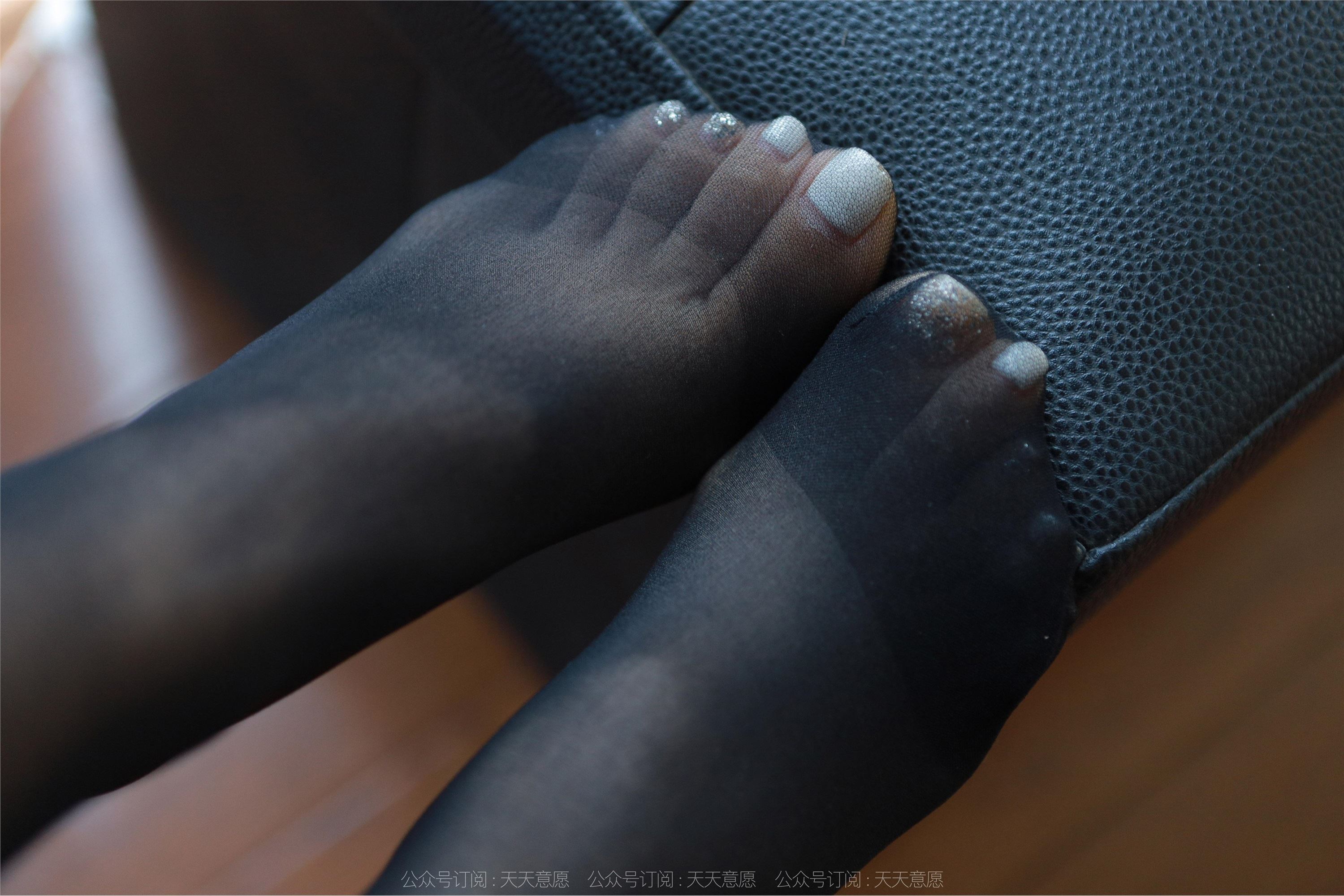 IESS异思趣向  2022.11.27 丝享家 1281 美子《嘿丝灰裙》